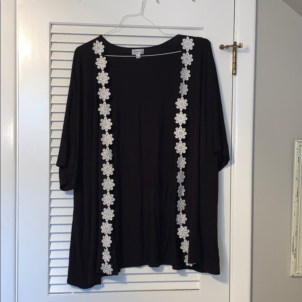 Plus Size Floral Shrug